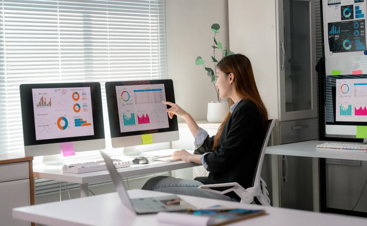 Working with service data and reports